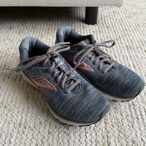 Brooks Ghost 12 Womens Running Shoe - Size 7.5 - Turbulence/Grey/Desert